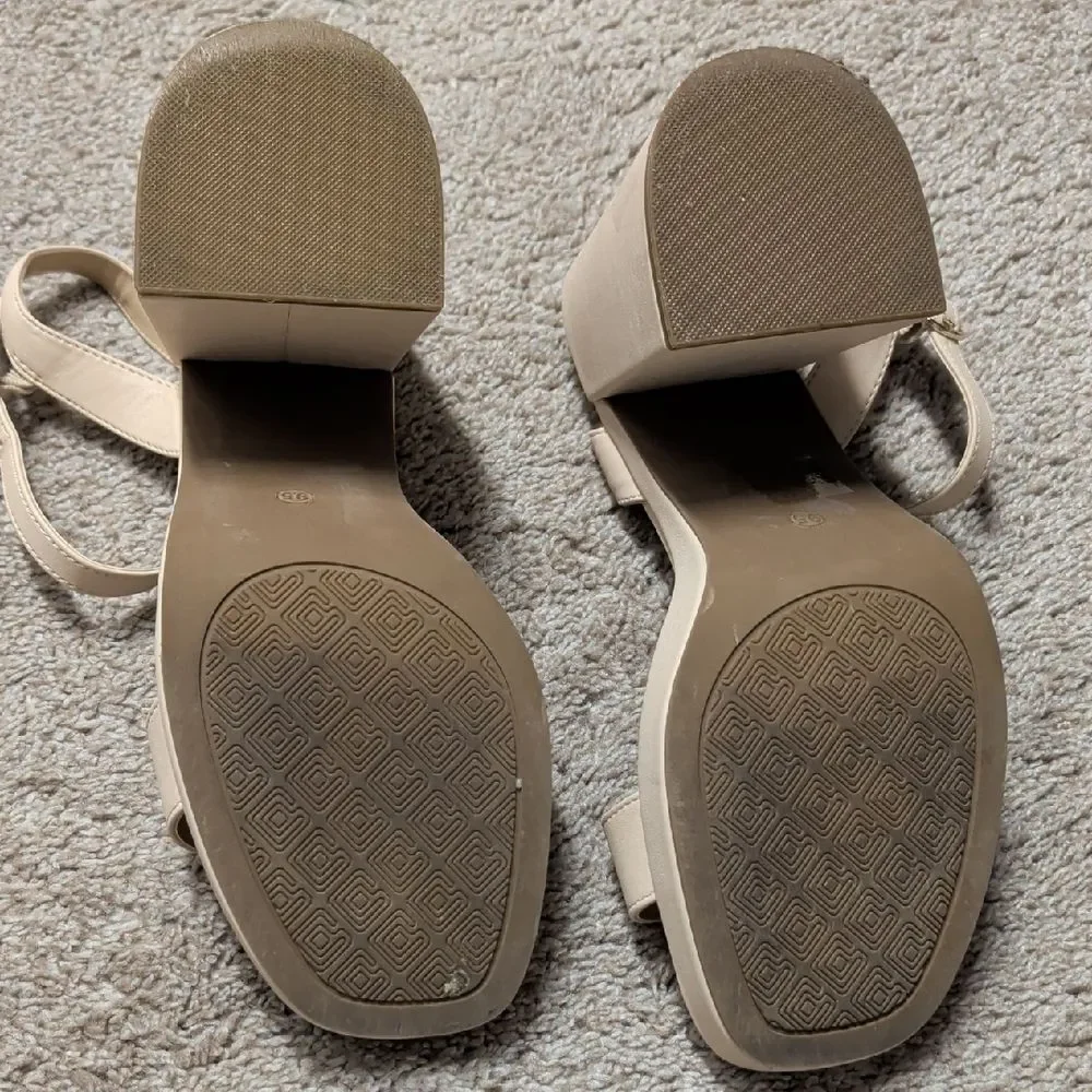 Dream Pairs Neutral Cream Block Heel Sandals